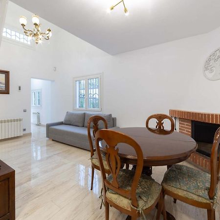 Silom House Villa Sant Pere De Ribes Eksteriør billede