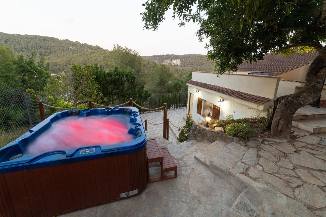Silom House Villa Sant Pere De Ribes Eksteriør billede