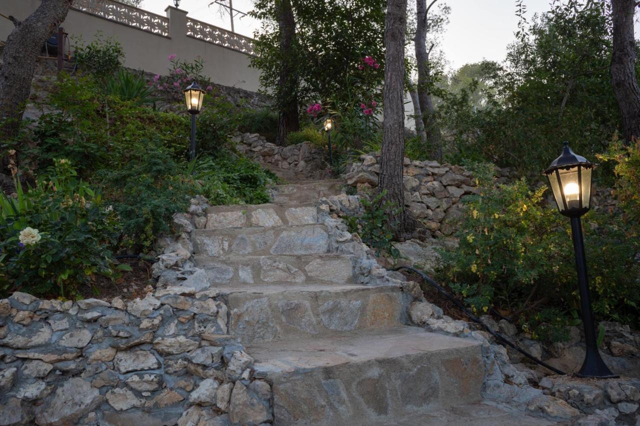Silom House Villa Sant Pere De Ribes Eksteriør billede