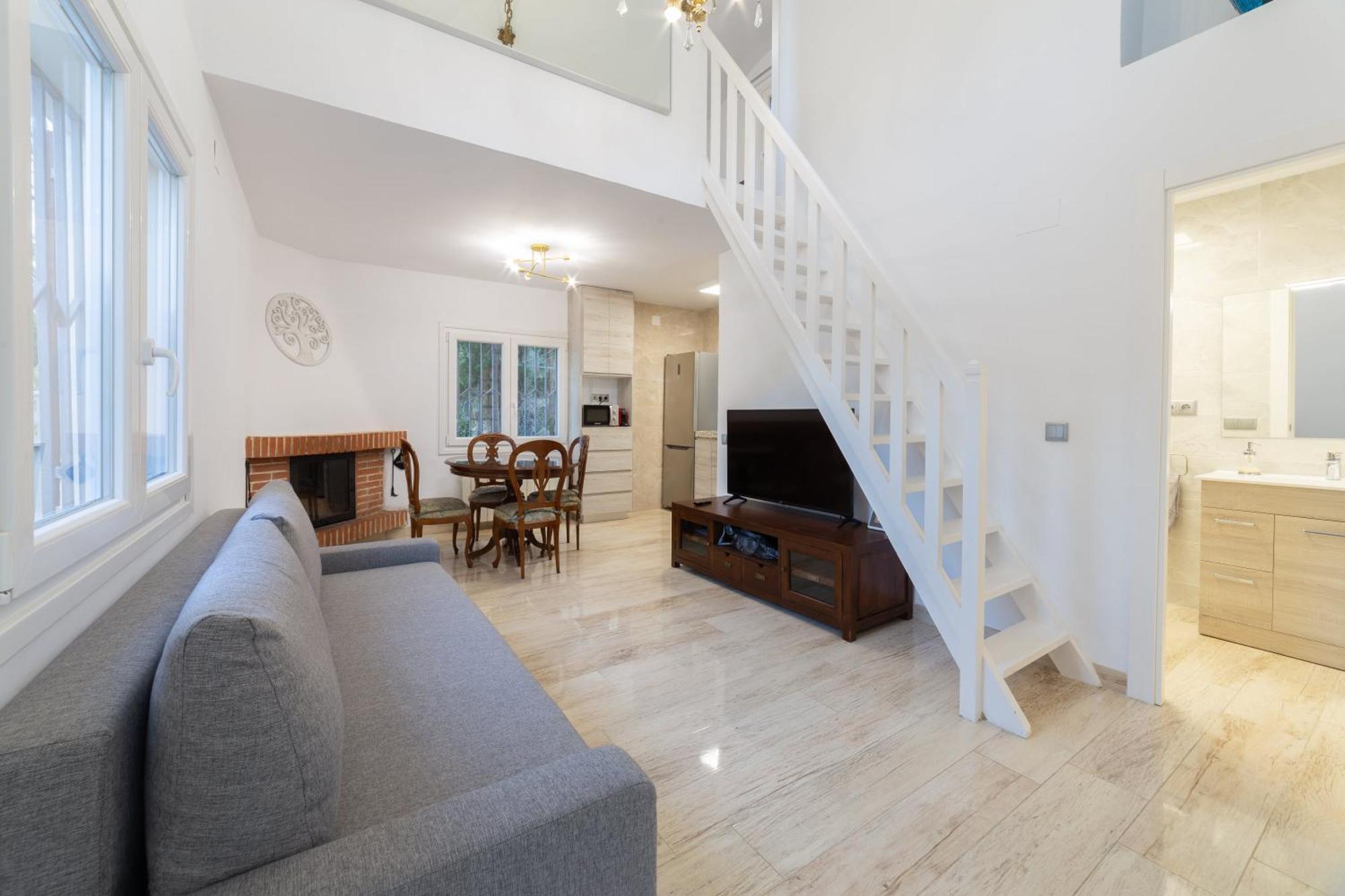 Silom House Villa Sant Pere De Ribes Eksteriør billede